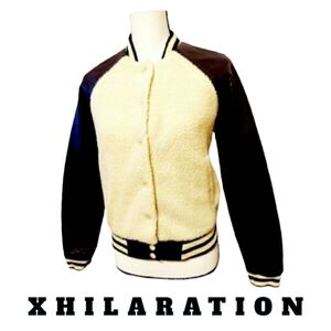 𝅺xhilaration jacket New with tags Faux leather Furry Juniors Size small